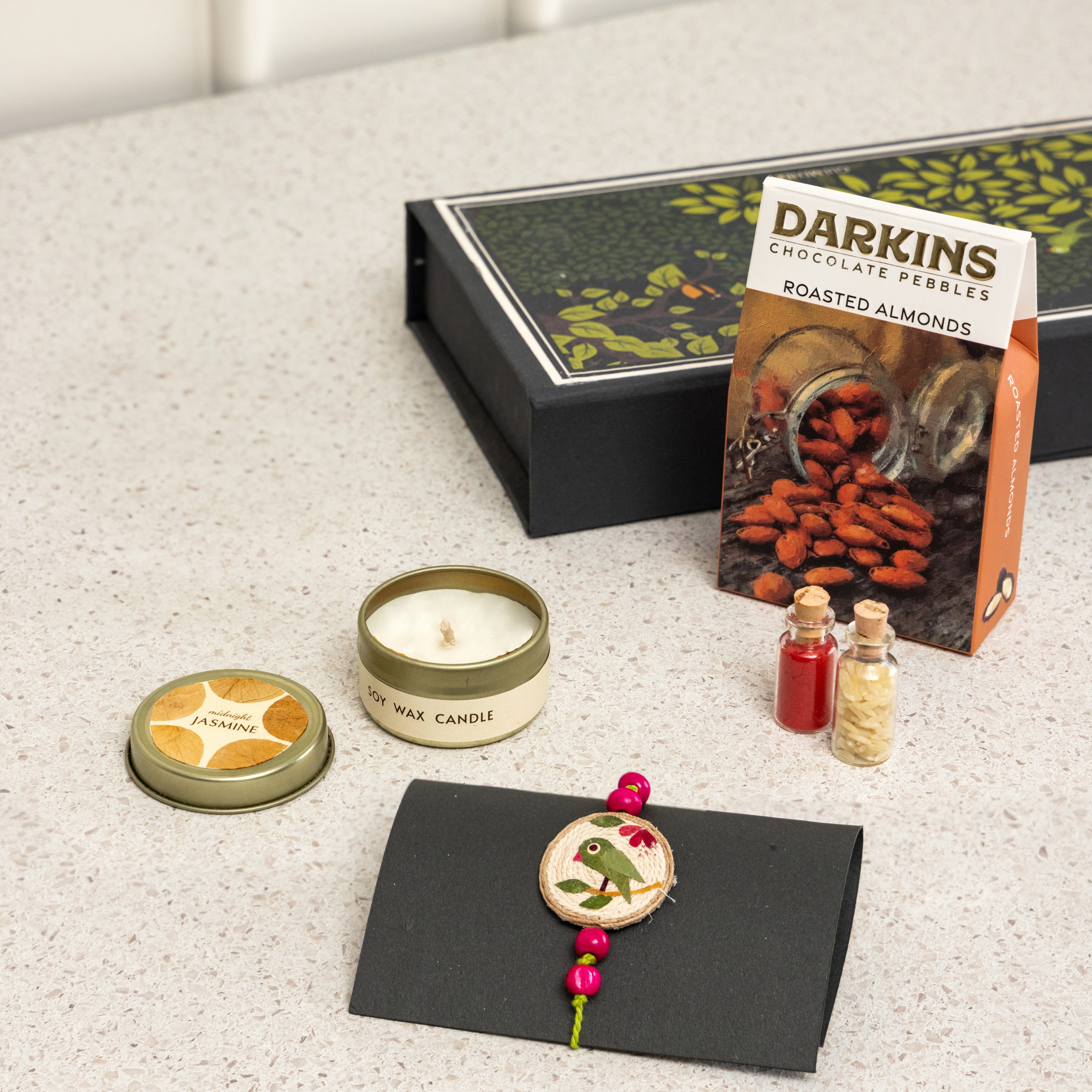 Dapper Rakhi Box Rs-1399