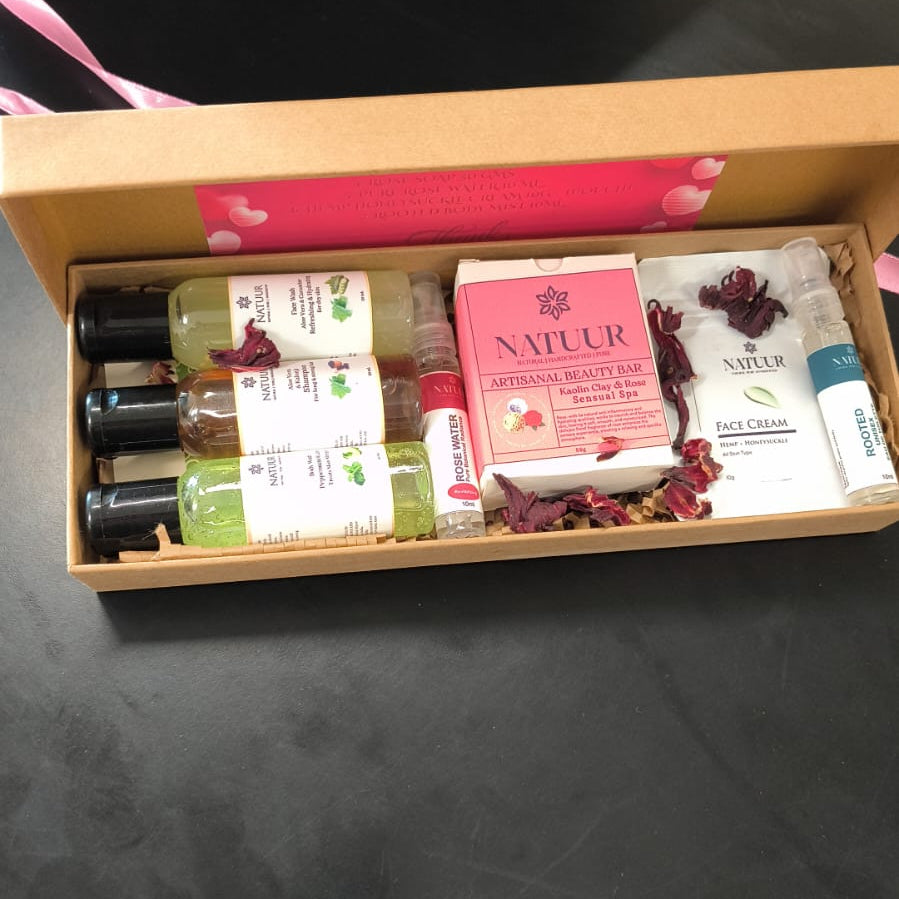 HAMPERS FOR HIM / HER KIT 599/-